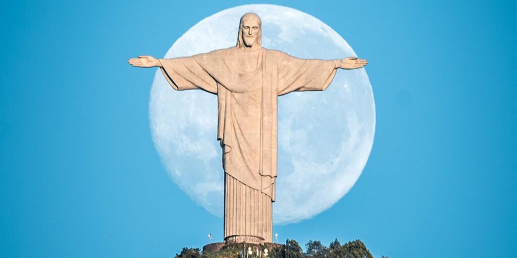 Como chegar ao Cristo Redentor no Rio de Janeiro? 4 cristo lua