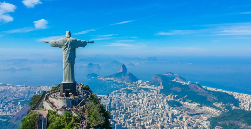 Voo panorâmico sobre o Cristo Redentor - 2024 2 Cristo Redentor vista de cima