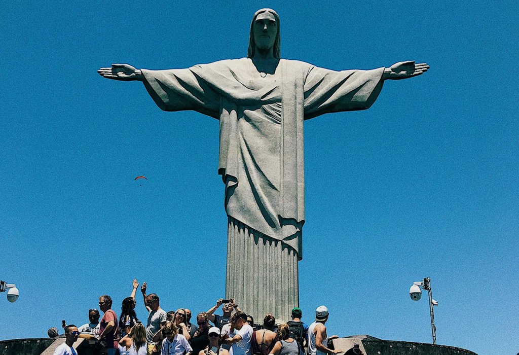 História do Cristo Redentor: Uma Jornada de Fé e Engenharia 4 cristo redentor kelly repreza unsplash2