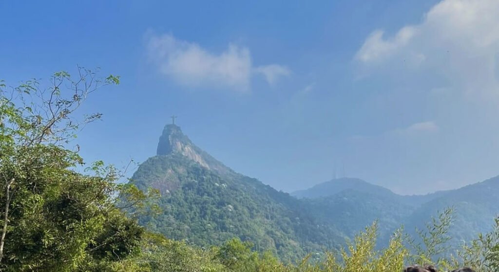 Tudo o que você precisa saber sobre o Mirante Dona Marta 2 A foto mostra o Cristo Redentor visto do Mirante Dona Marta.