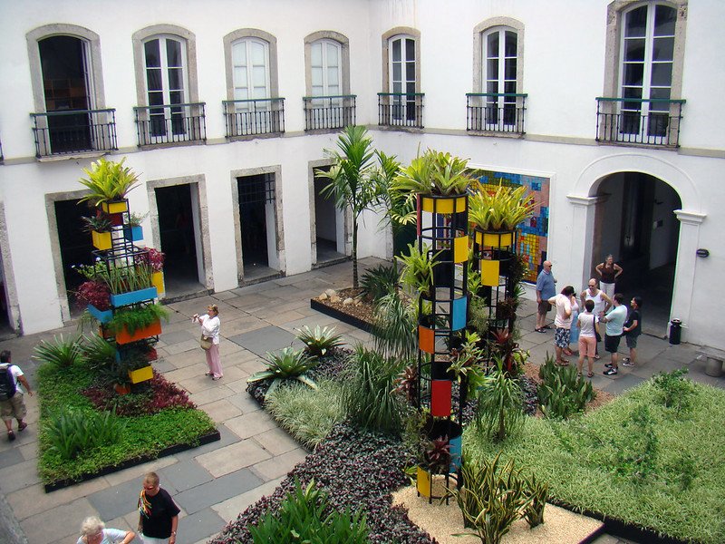 Roteiro Completo: 3 Dias Inesquecíveis no Rio de Janeiro 3 Foto do patio do Paço Imperial no Rio de Janeiro