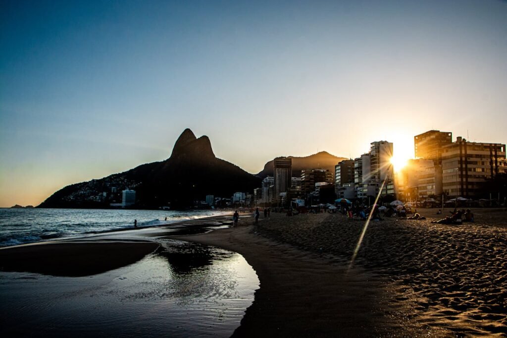 Por que o Pôr do Sol no Arpoador é o Mais Bonito do Rio de Janeiro? 8 Praia do Arpoador, por do sol.