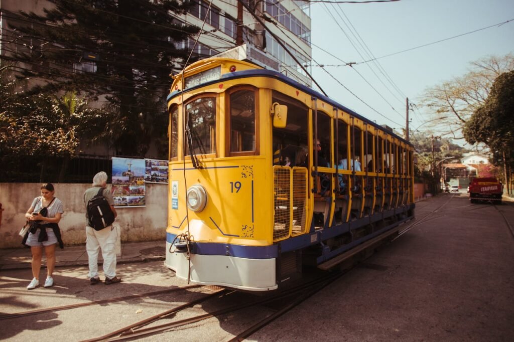 O Que Fazer em Santa Teresa: Dicas Imperdíveis no Rio de Janeiro 6 Bonde amarelo de Santa Teresa.