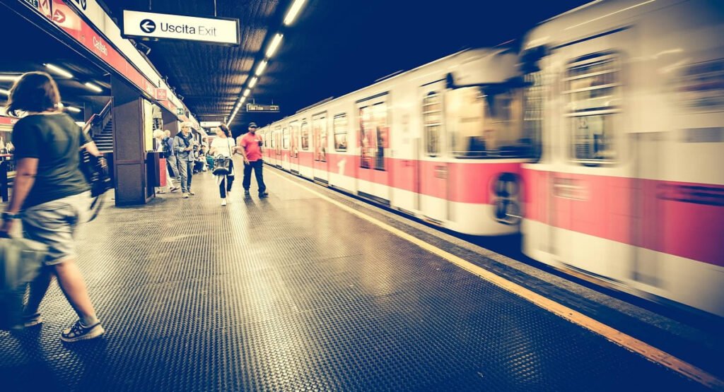 Onde passar o Réveillon 2025 no Rio de Janeiro? Dicas Imperdíveis 3 Fotos do metrô.