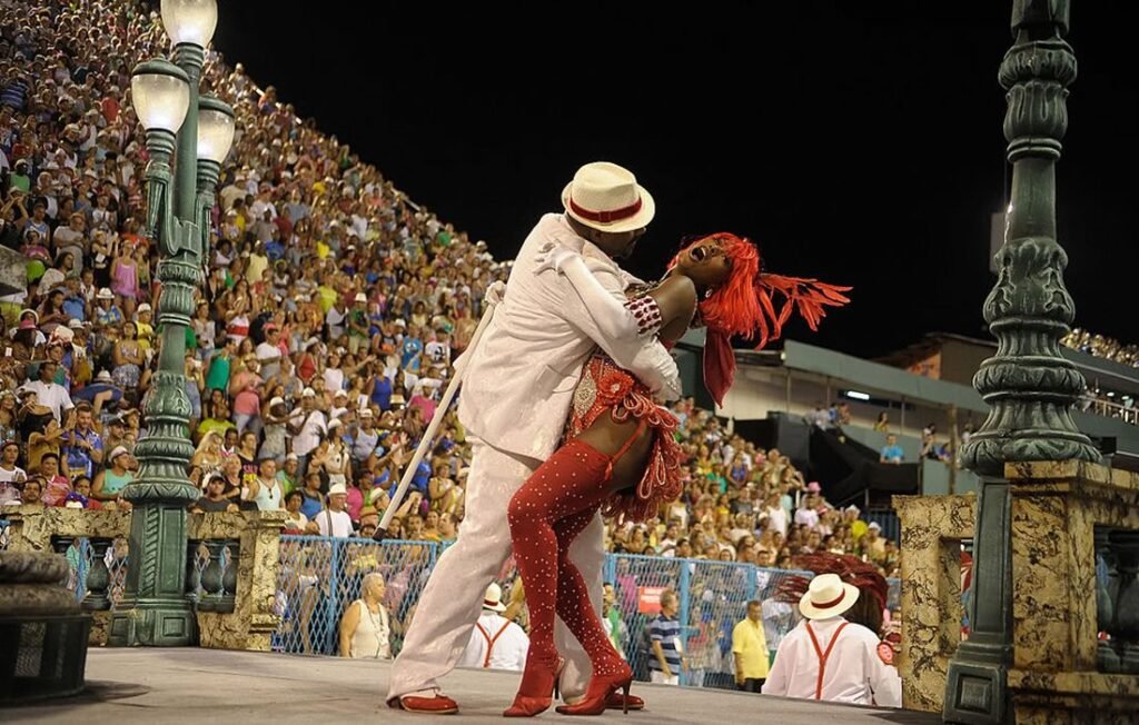 Carnaval no Rio 2025: Como Chegar à Sapucaí com o Metrô Rio 1 Desfile Escola de samba.