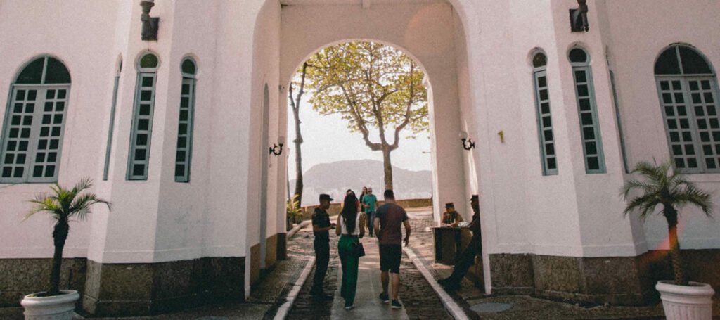 Teatro gratuito no Forte de Copacabana: A Filha do Pai retorna ao Forte 6 forte de copacabana capa