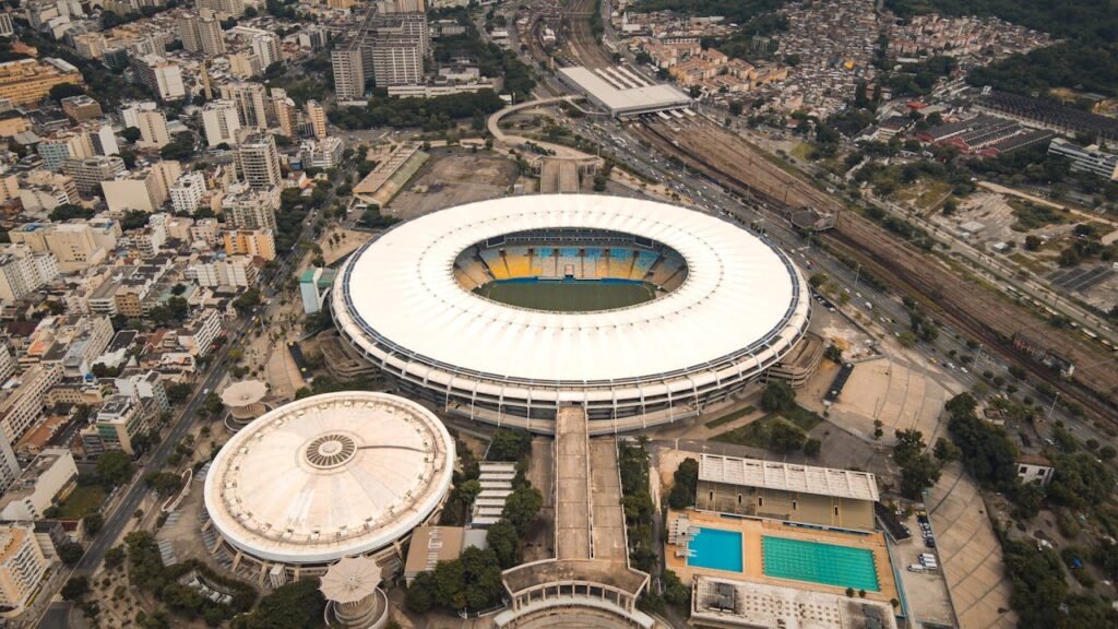 O Que Fazer no Rio de Janeiro? 10 Pontos Turísticos Imperdíveis 10 Estádio do Maracanã Rio de Janeiro.