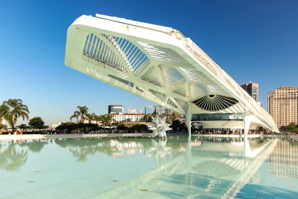 O Que Fazer no Rio de Janeiro? 10 Pontos Turísticos Imperdíveis 9 Museu do Amanhã no Porto Maravilha Rio de Janeiro.