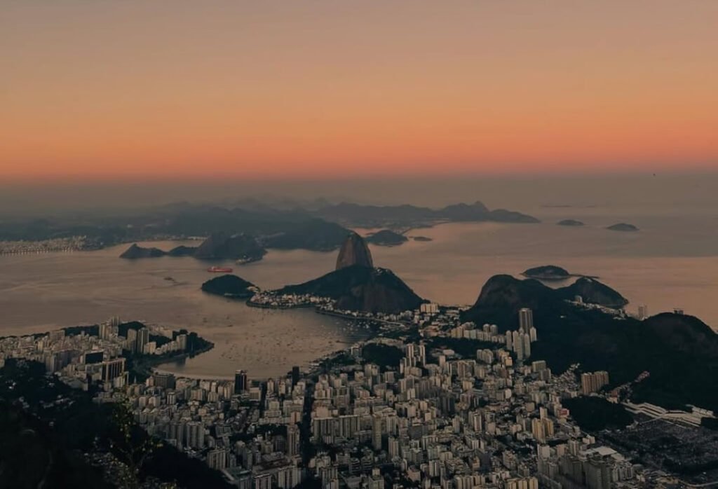Cristo Redentor no Rio de Janeiro - Guia Completo 3 Vista do Pão de Açúcar.