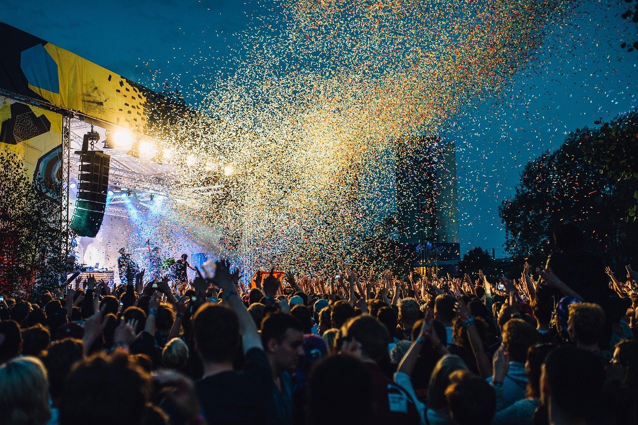 Festival de Invierno Río 2026: cartel, entradas y cómo llegar 1 Gran público en un festival de música al aire libre, estilo Festival de Invierno Río en la Marina da Glória
