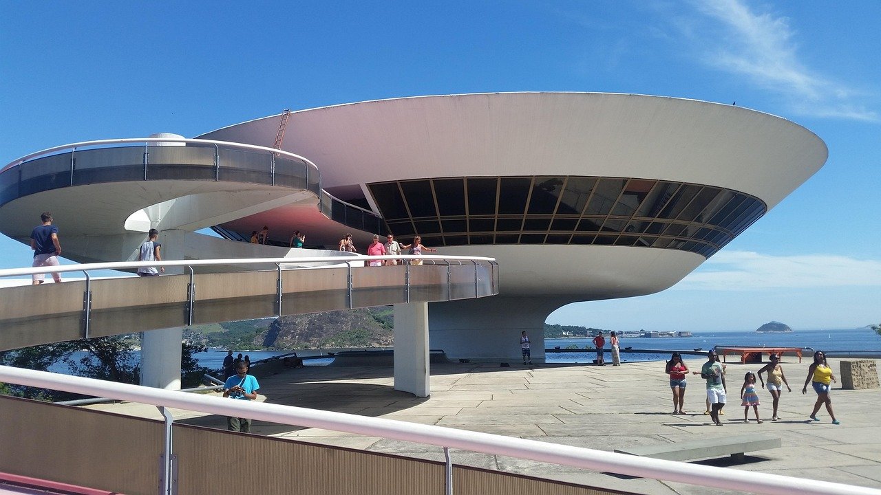 Le Chemin Niemeyer à Niterói : Itinéraire à travers les œuvres d’Oscar Niemeyer 3 MAC Niterói - Musée d'Art Contemporain de Niterói, œuvre d'Oscar Niemeyer